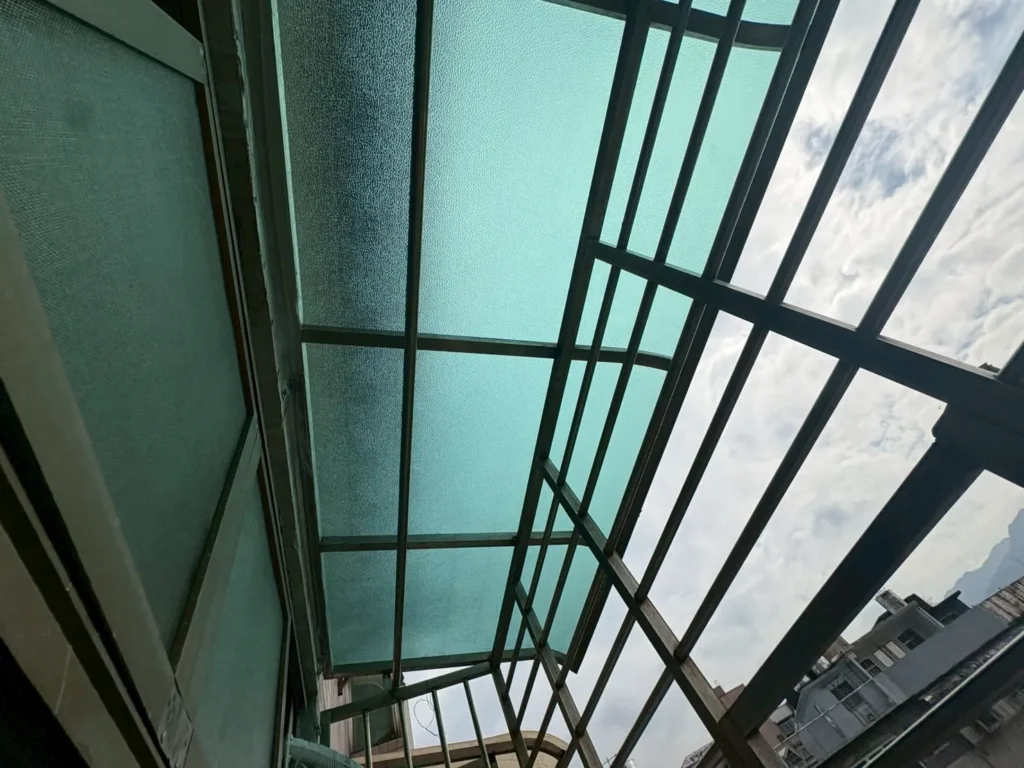 基隆市七堵區雨遮更新汰換
