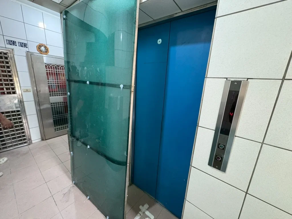 基隆市七堵區雨遮更新汰換