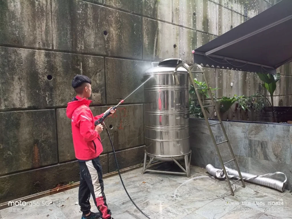 麥金路清洗水塔