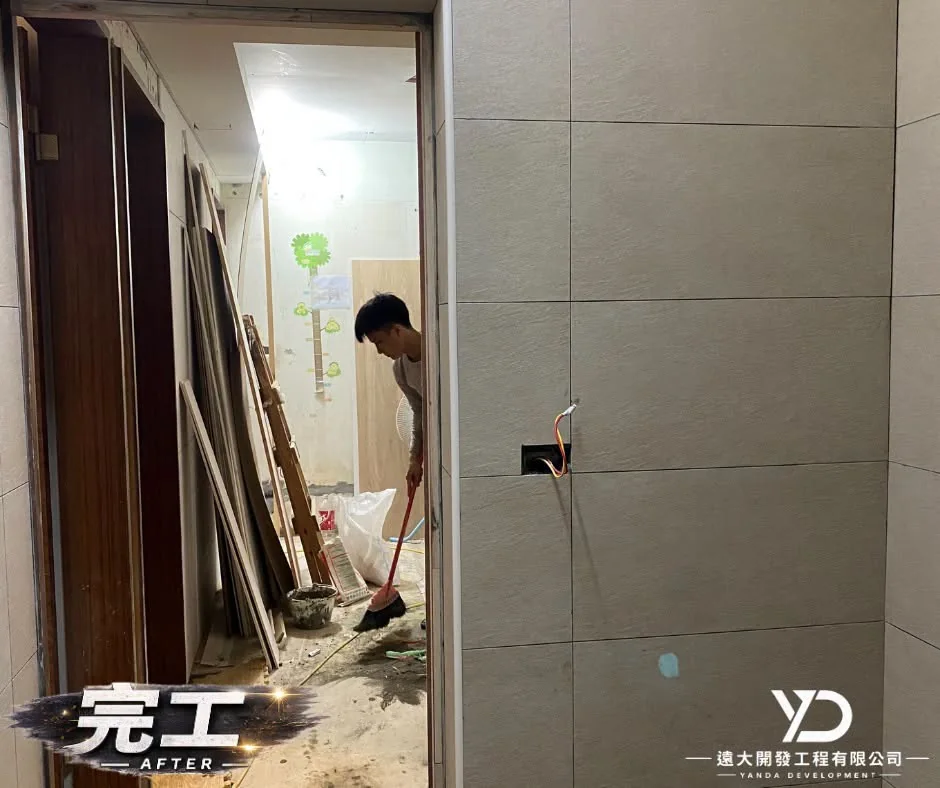 新北市汐止區室內拆除泥作完工_浴室門口牆磚完成