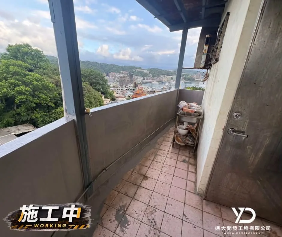 施工中_陽台女兒牆防水塗裝_3