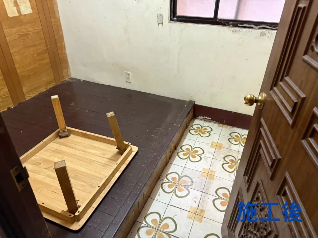 仁二路家庭清運完成後木質平台房間大型物品移除
