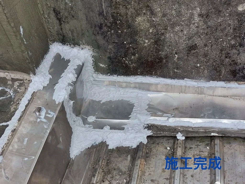 基隆新西街鐵皮屋補強完成,屋頂邊緣固定與收整成果