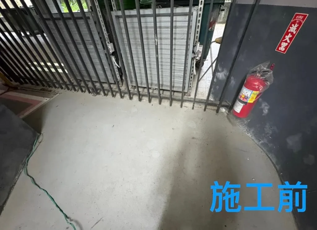 中興國小欄杆施工前，牆角與欄杆下緣開口現況