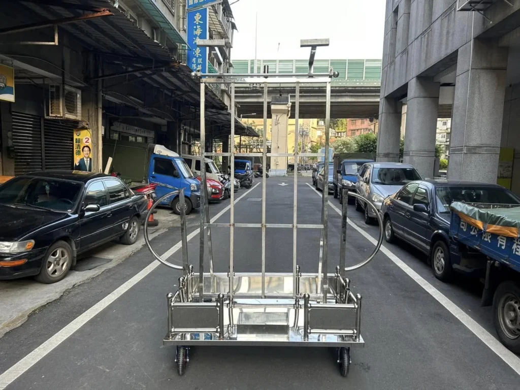 新北蘆洲受玄宮白鐵頭旗車完工背面與把手