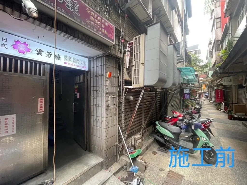 基隆愛二路包柱整修前柱旁管線外露