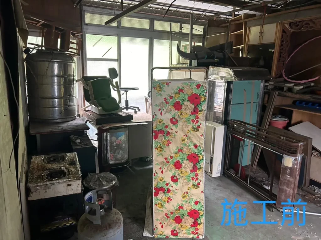 基隆安樂區清運前櫥櫃與大型家具堆疊