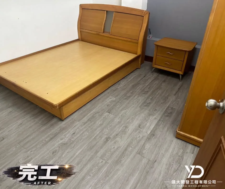 基隆市仁愛區災後清理完成，臥室床架周邊地面恢復整潔